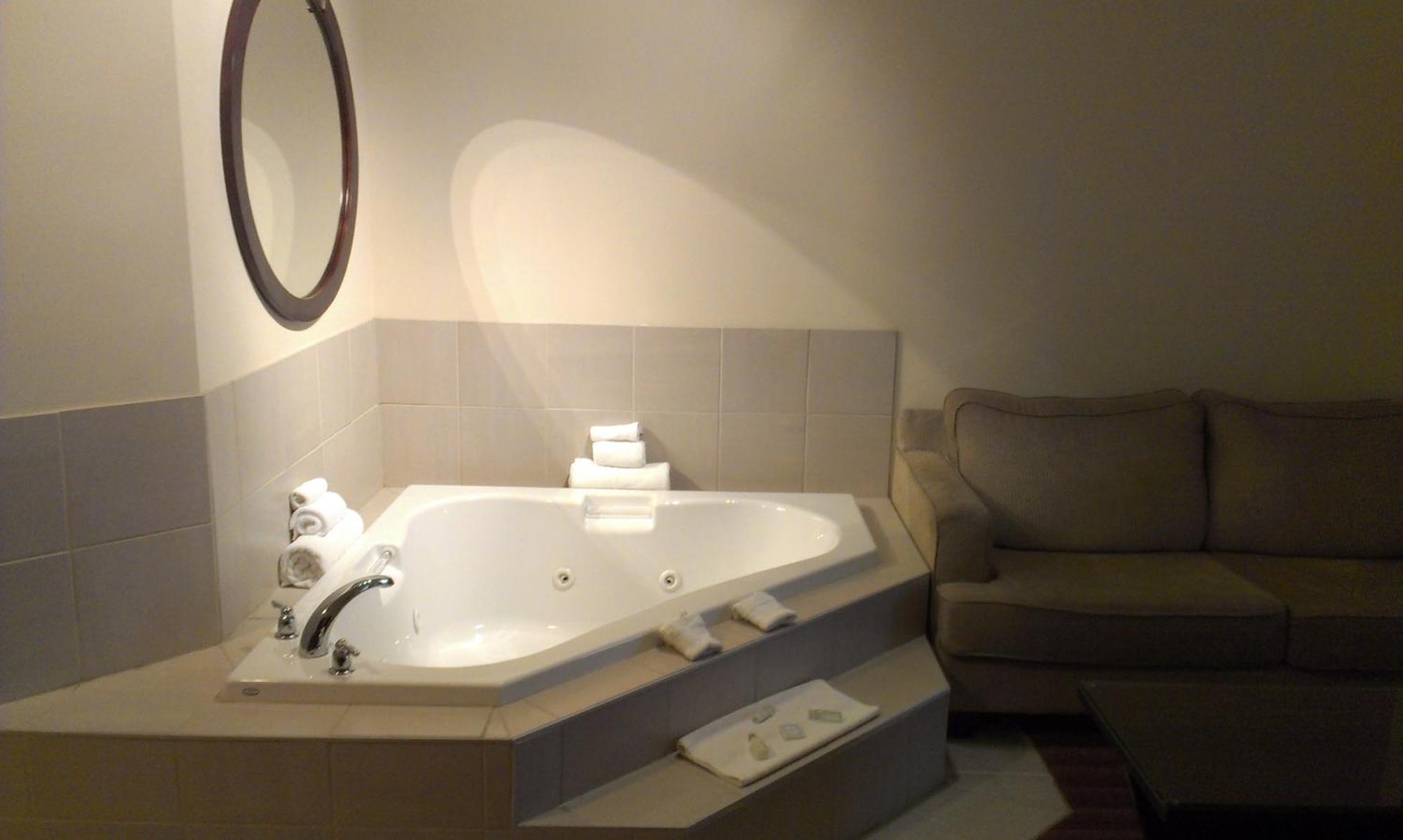 Sigma Inn & Suites Hudson'S Hope Hudson Hope Esterno foto