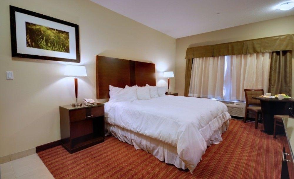 Sigma Inn & Suites Hudson'S Hope Hudson Hope Esterno foto