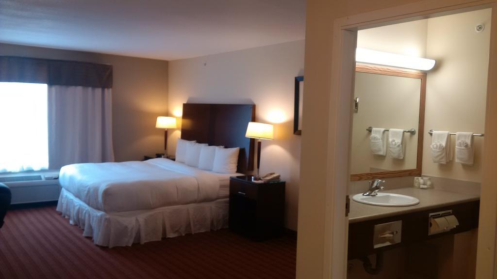 Sigma Inn & Suites Hudson'S Hope Hudson Hope Esterno foto