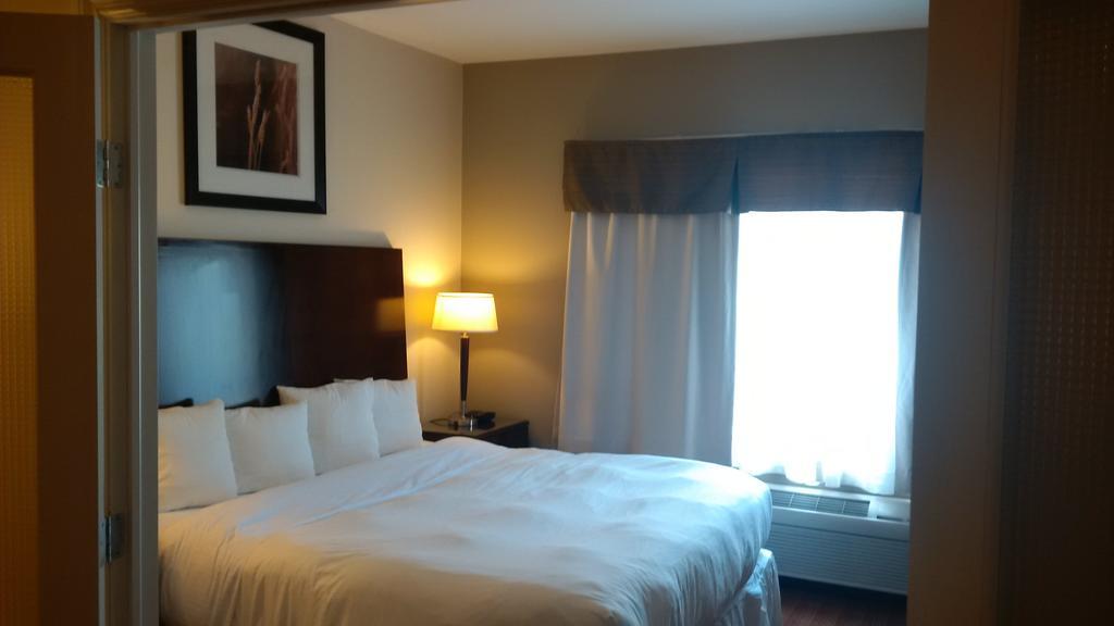 Sigma Inn & Suites Hudson'S Hope Hudson Hope Esterno foto