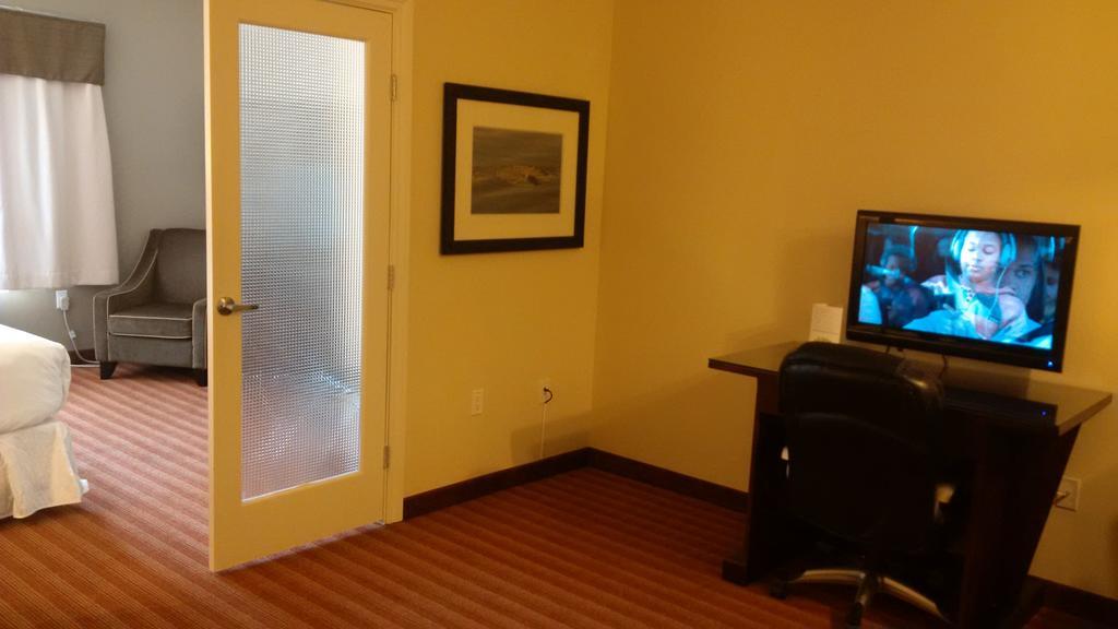 Sigma Inn & Suites Hudson'S Hope Hudson Hope Esterno foto