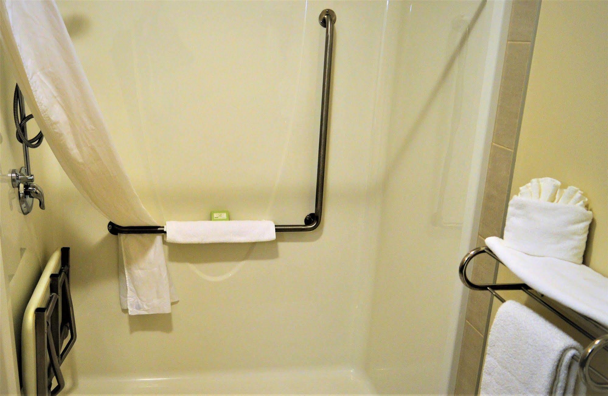 Sigma Inn & Suites Hudson'S Hope Hudson Hope Esterno foto