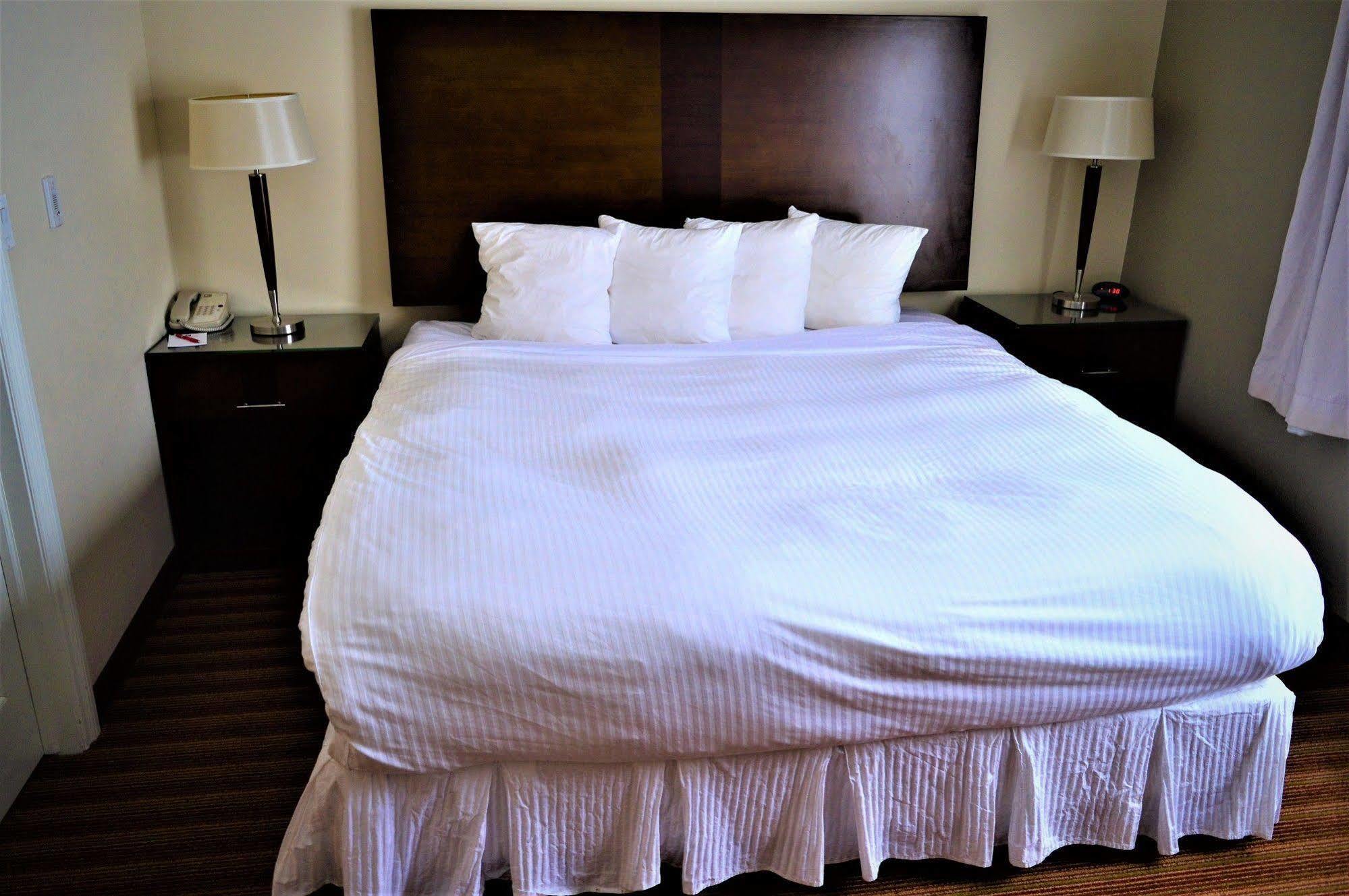 Sigma Inn & Suites Hudson'S Hope Hudson Hope Esterno foto