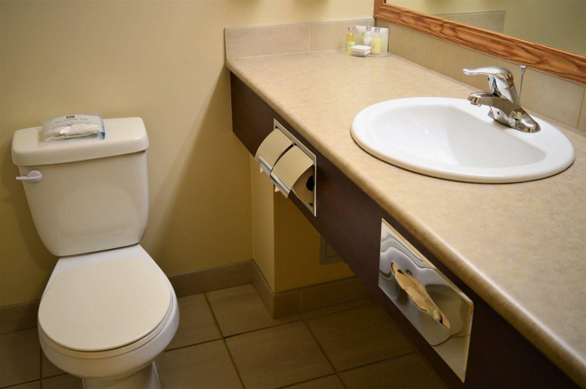 Sigma Inn & Suites Hudson'S Hope Hudson Hope Esterno foto